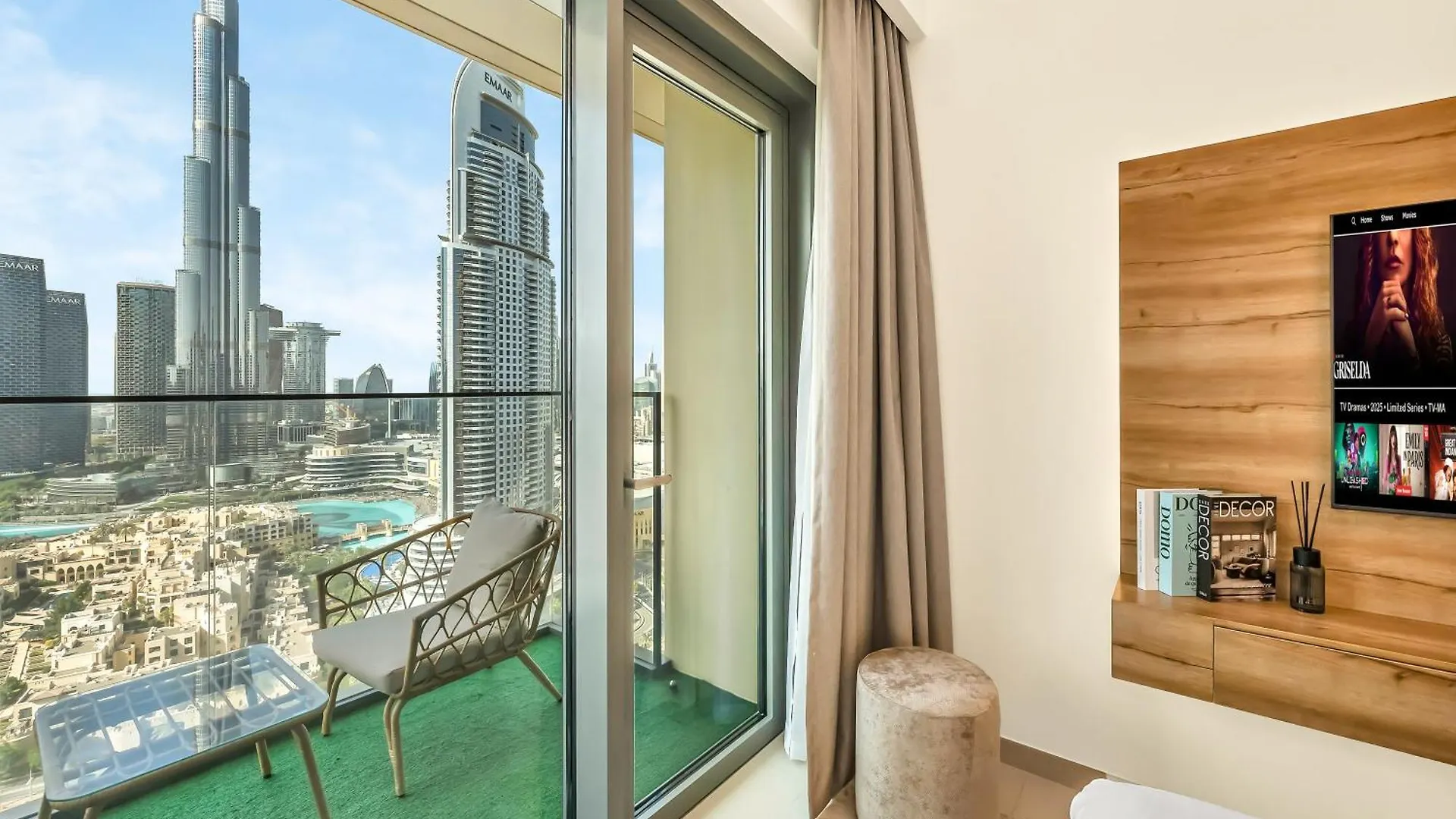 2Bdr Apt Led Side Burj Khalifa Views Opposite Dubai Mall