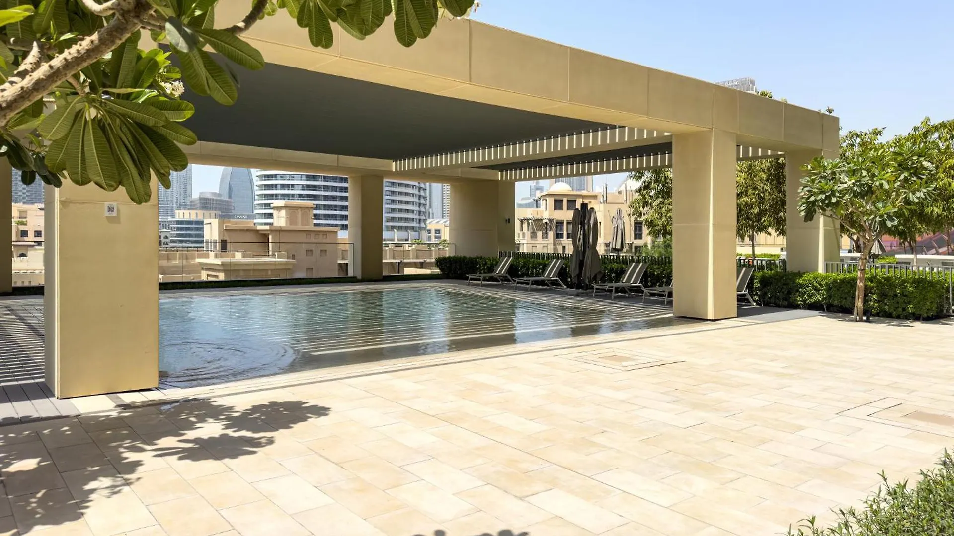 2Bdr Apt Led Side Burj Khalifa Views Opposite Dubai Mall