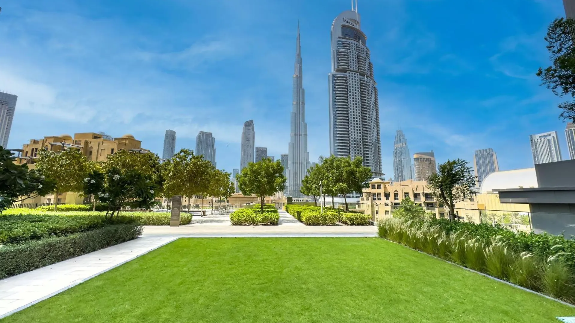2Bdr Apt Led Side Burj Khalifa Views Opposite Dubai Mall