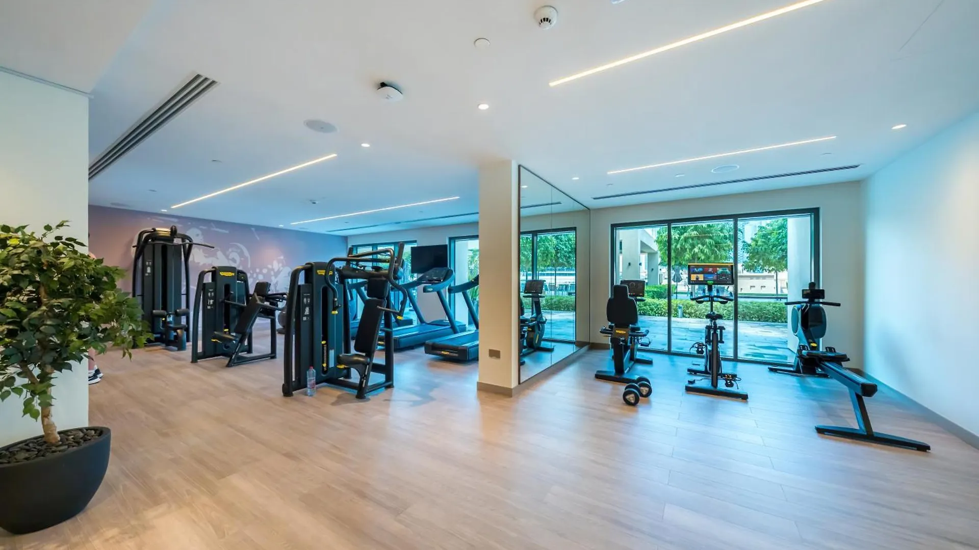 2Bdr Apt Led Side Burj Khalifa Views Opposite Dubai Mall