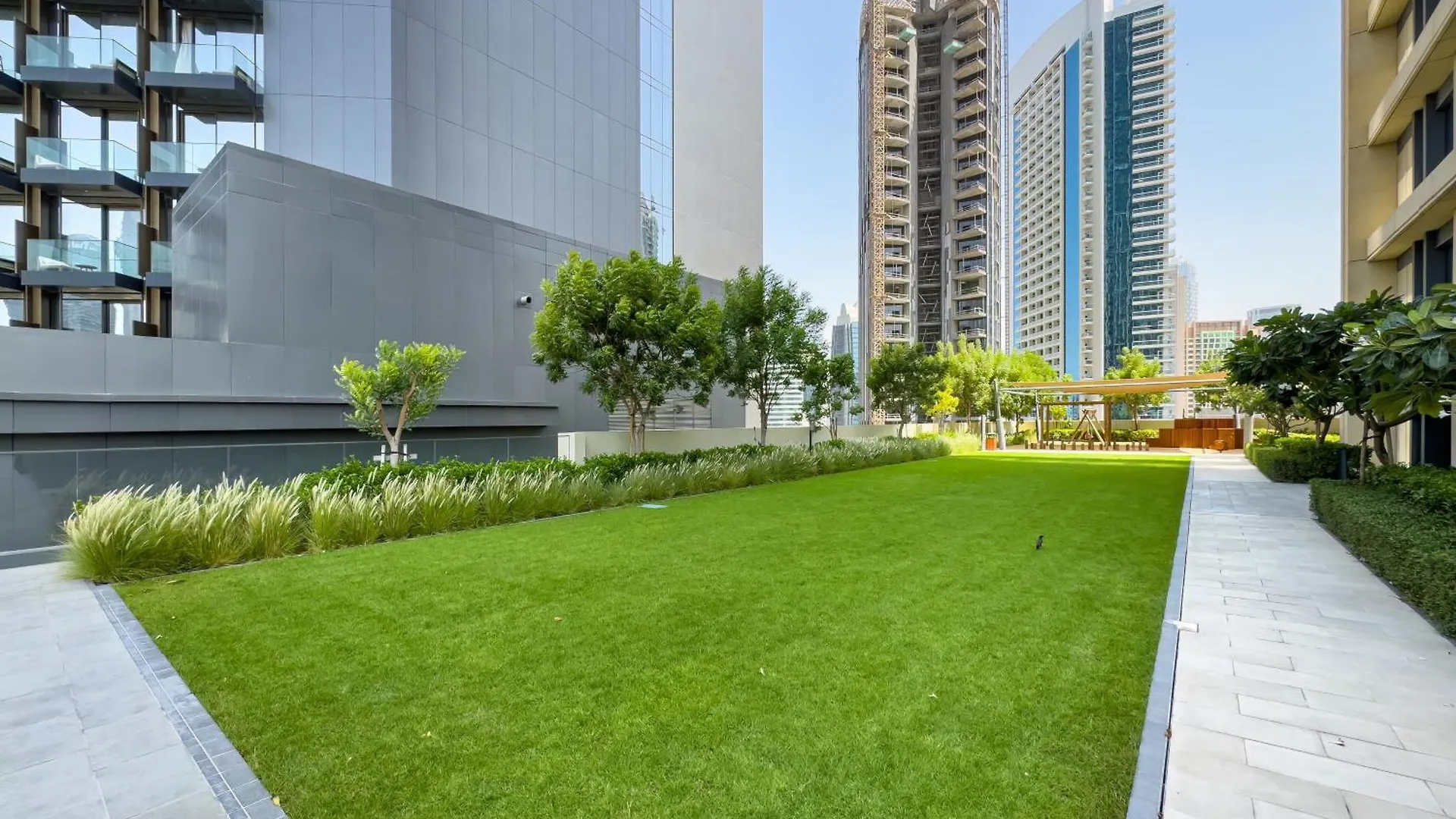 2Bdr Apt Led Side Burj Khalifa Views Opposite Dubai Mall