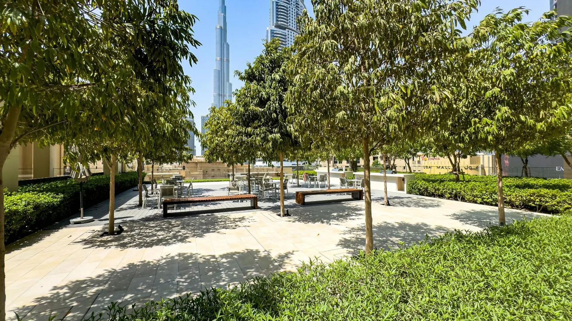 2Bdr Apt Led Side Burj Khalifa Views Opposite Dubai Mall