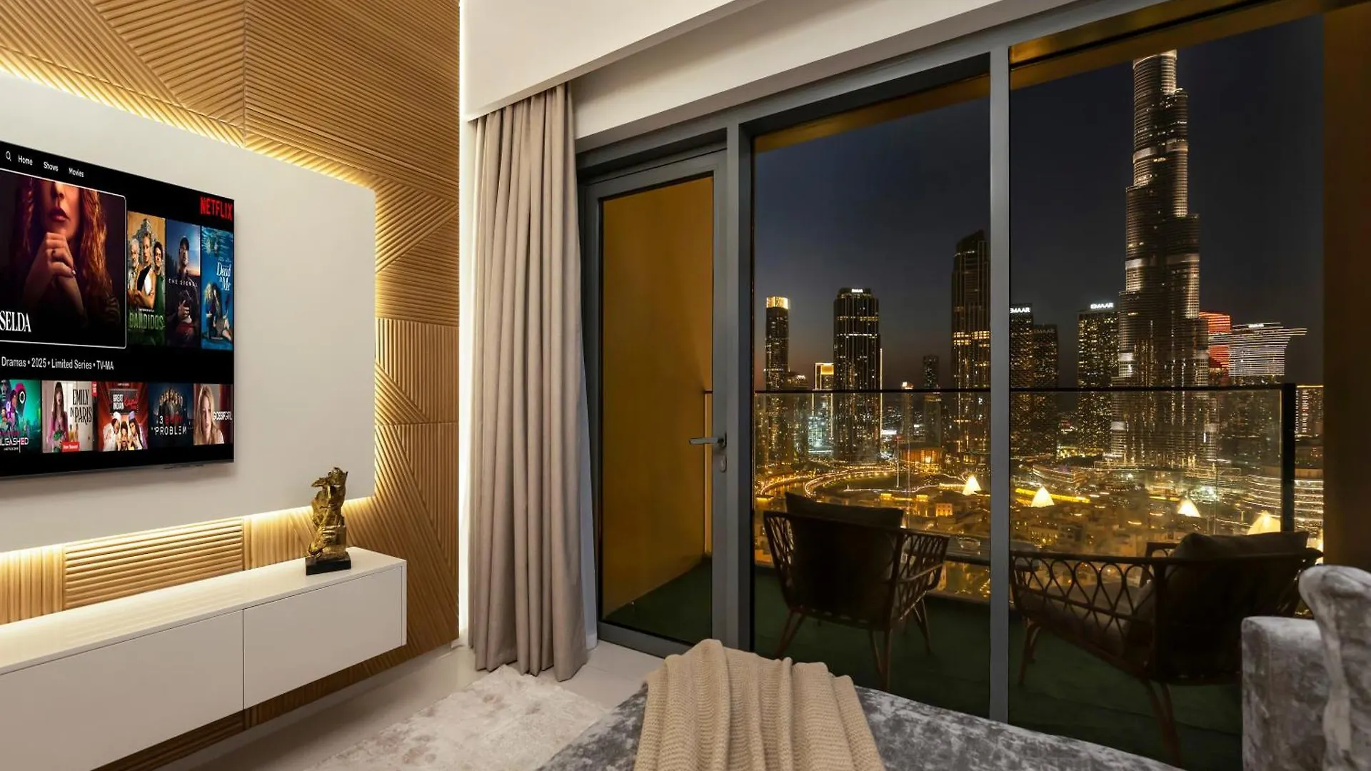 2Bdr Apt Led Side Burj Khalifa Views Opposite Dubai Mall Apartment