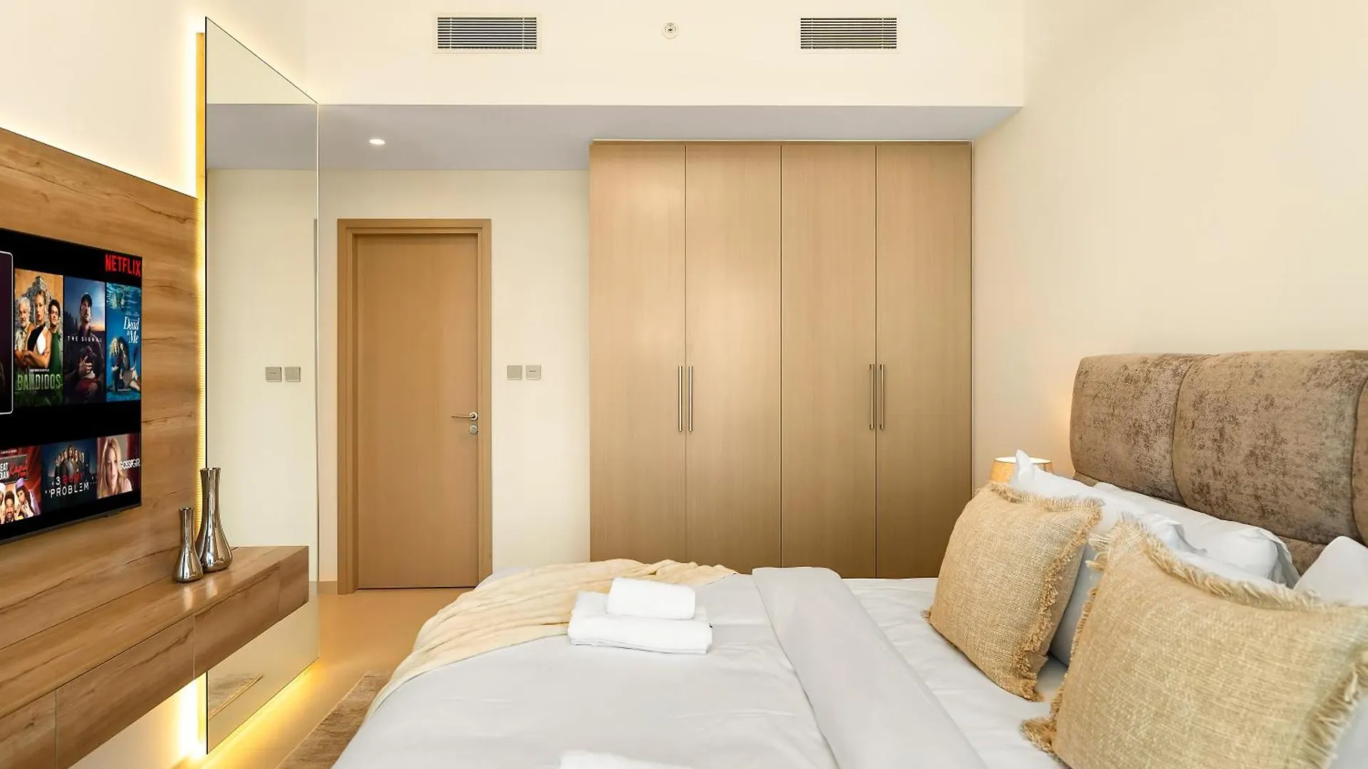 2Bdr Apt Led Side Burj Khalifa Views Opposite Dubai Mall Apartment