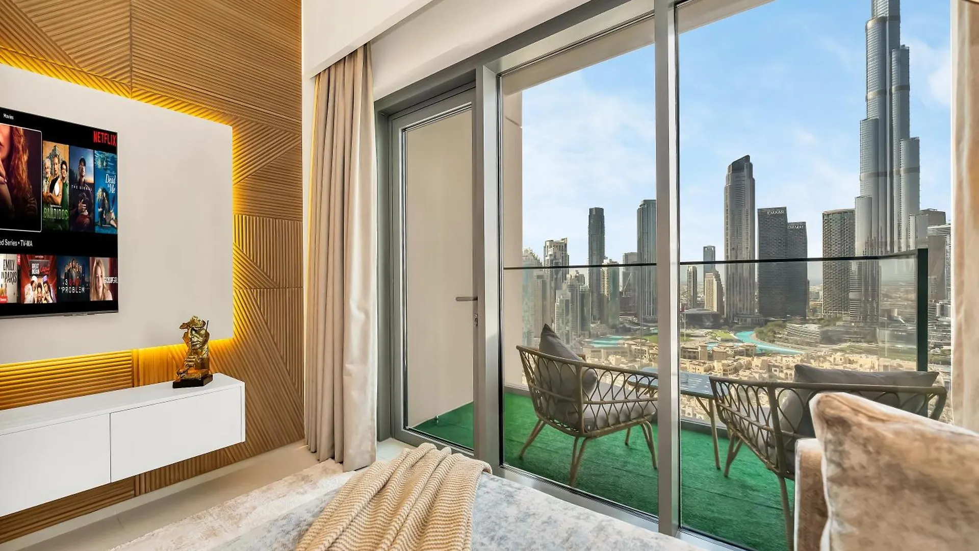 2Bdr Apt Led Side Burj Khalifa Views Opposite Dubai Mall