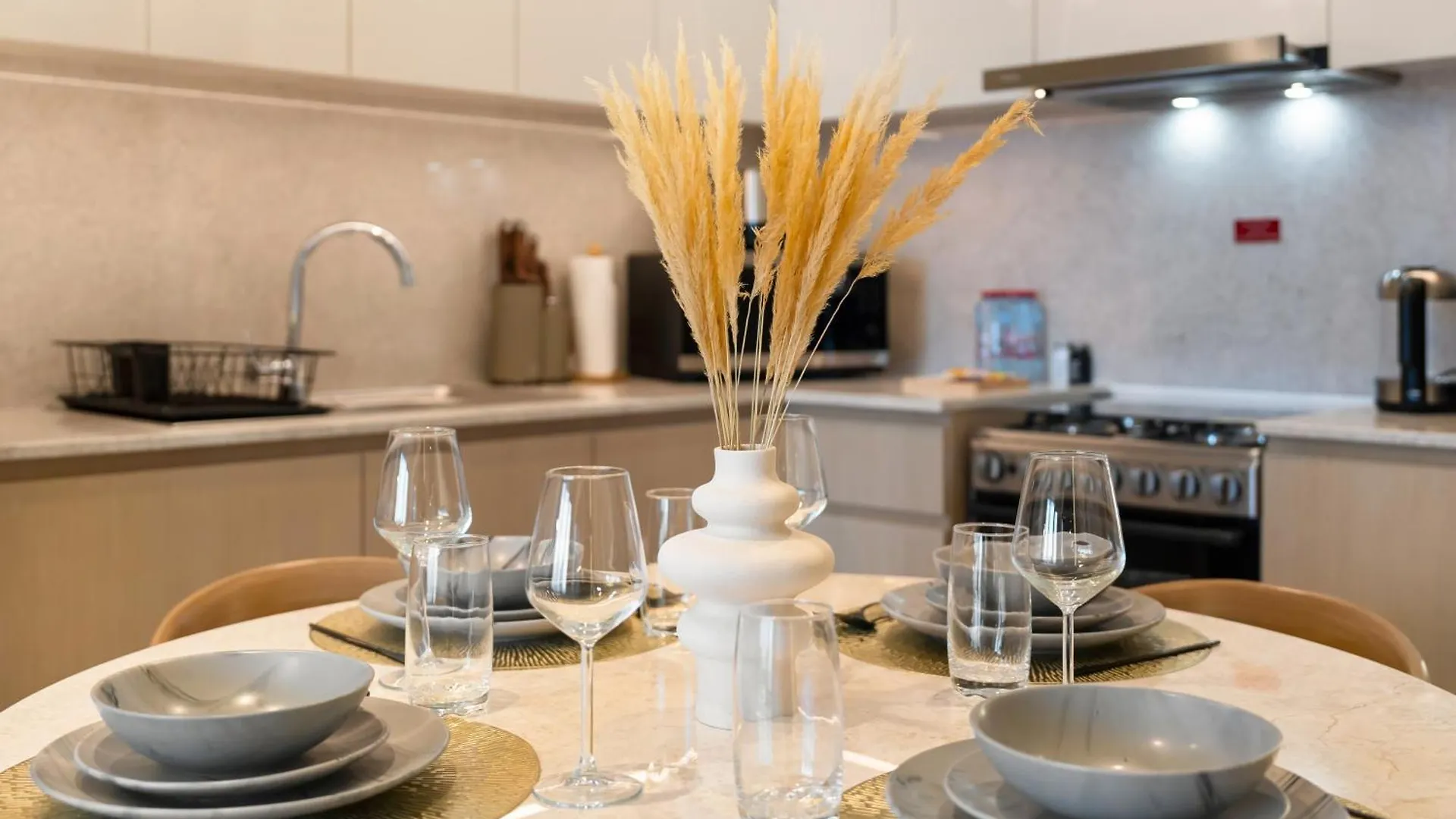 2Bdr Apt Led Side Burj Khalifa Views Opposite Dubai Mall